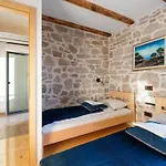 Themomentscottage Holiday home Kaprije